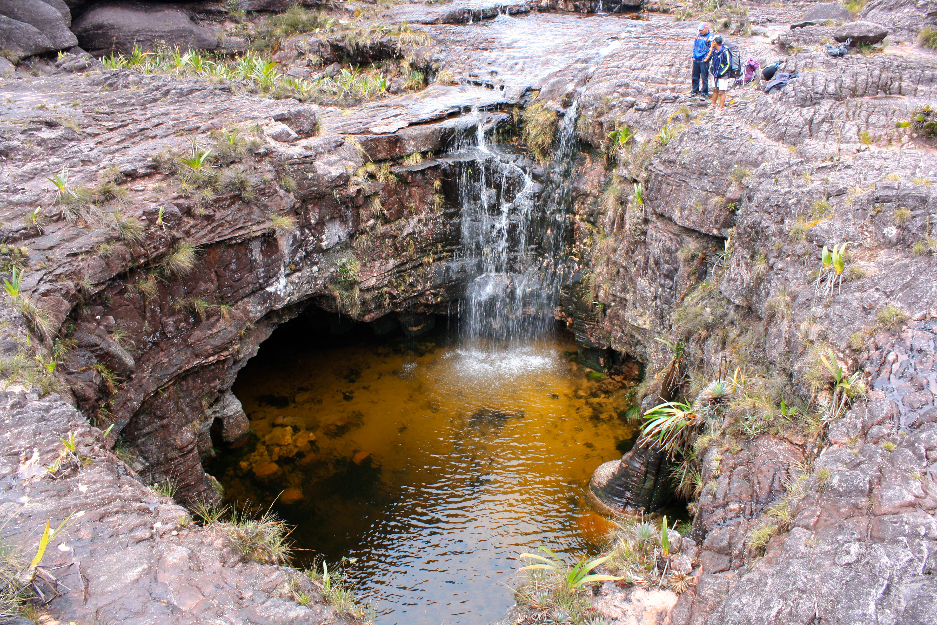 El Foso, a large sinkhole on the summit of Mount Roraima
