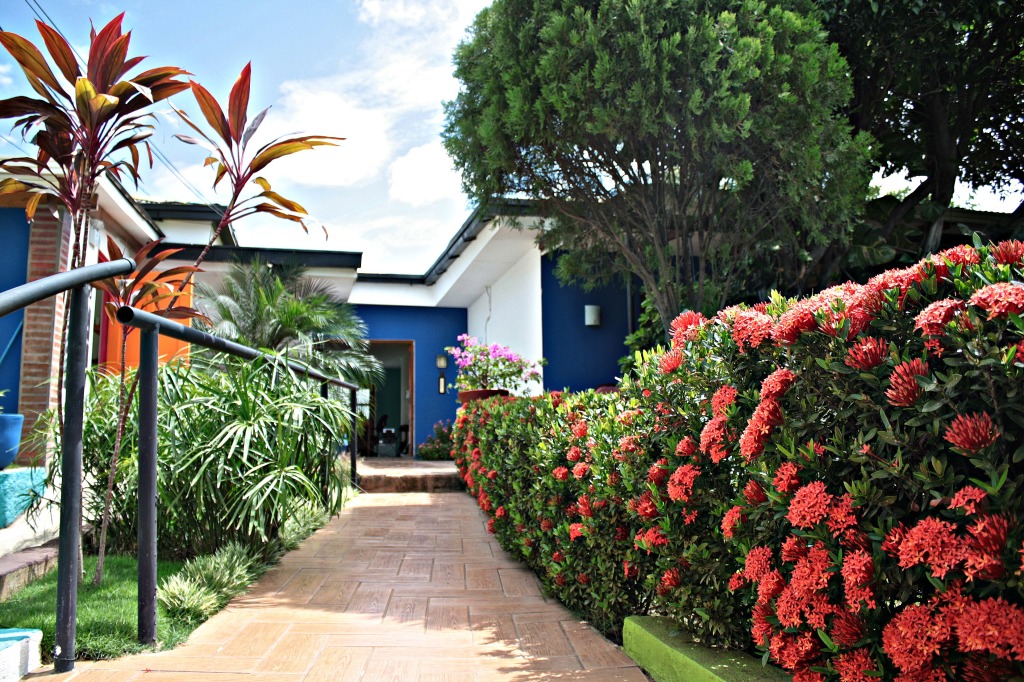 Hotel Maracuya Managua entrance