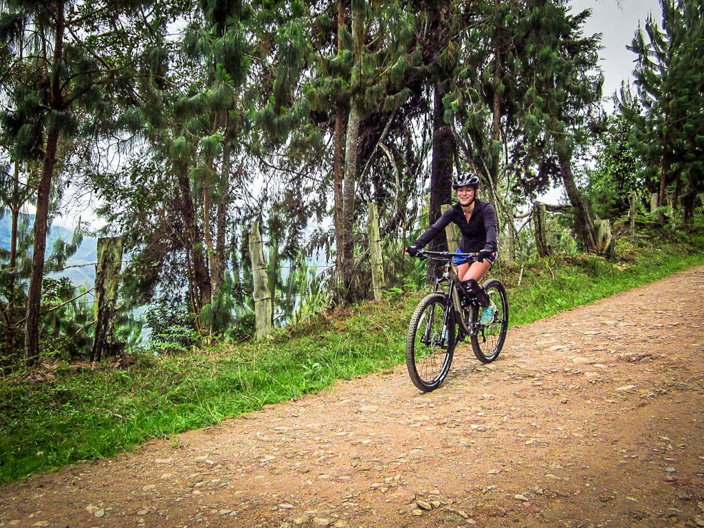 Downhill mountain biking with Colombian Bike Junkies